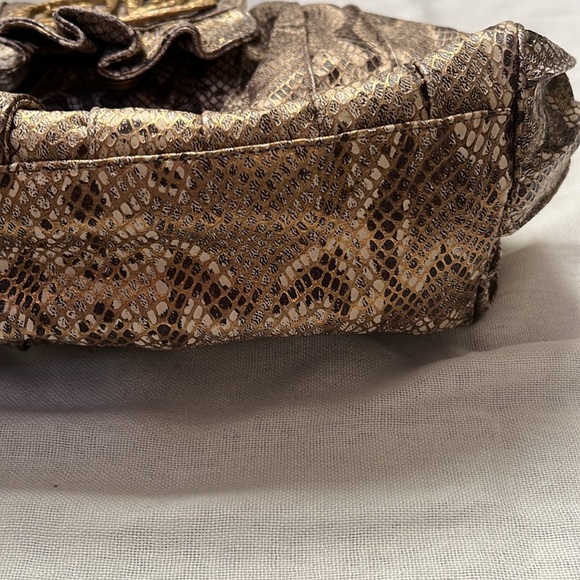 NWT Sharif gold alligator skin and leather crossbody bag with clamshell closure - Picture 12 of 14